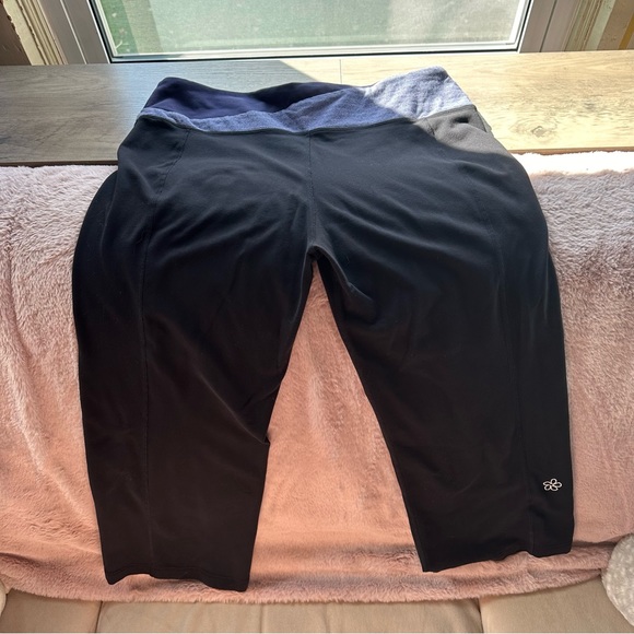 Tuff Athletics Capris - Picture 3 of 6